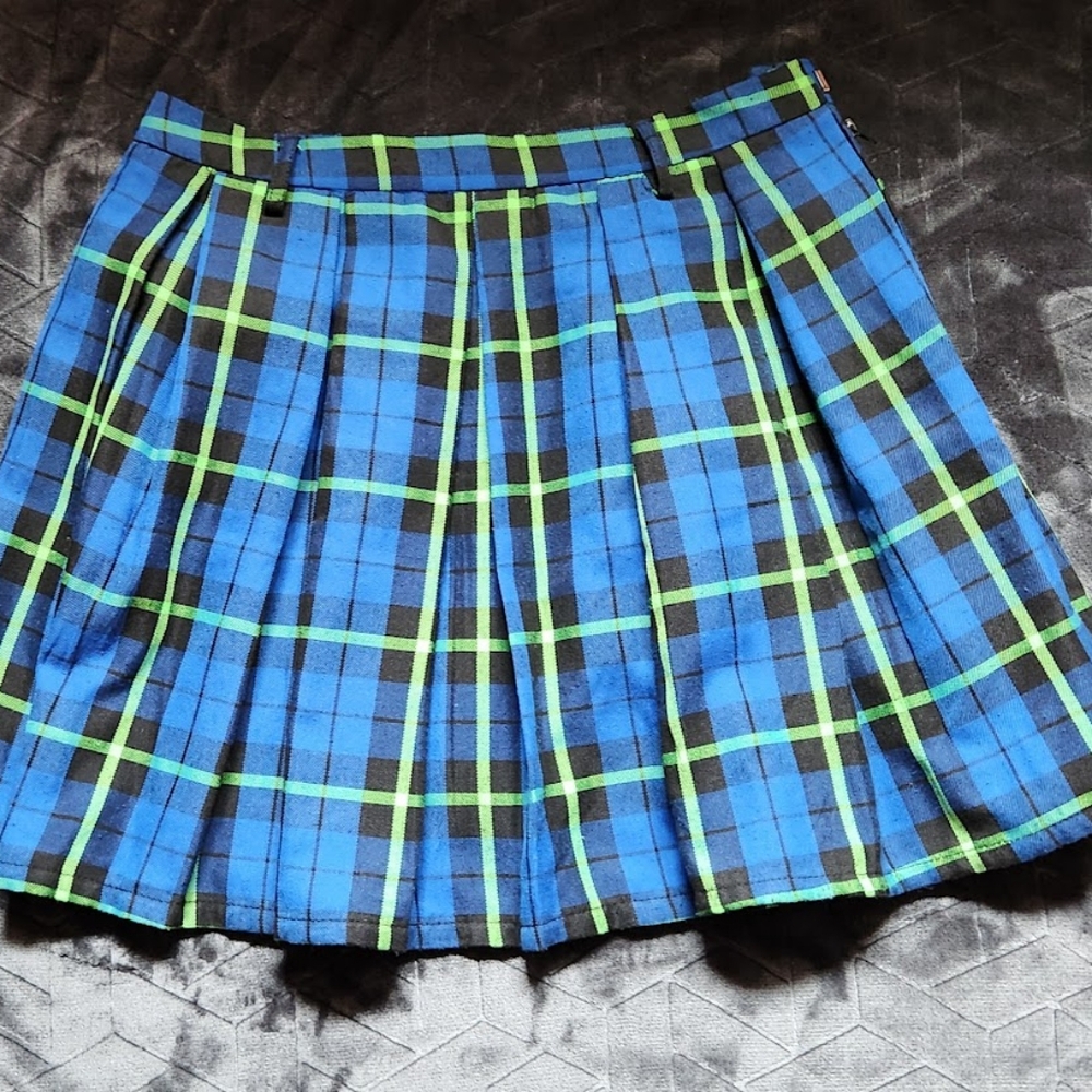 HOT TOPIC Plaid Skirt